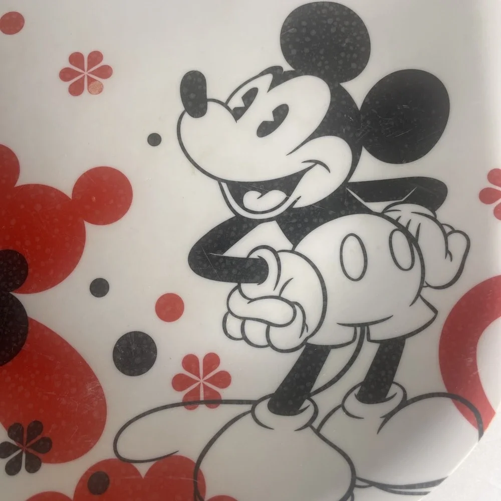 Disney Mickey Mouse Plastic Dinner Plates 10.25